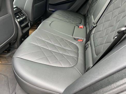 Used 2024 BMW X5 xDrive40i w/ M Sport Package image 32