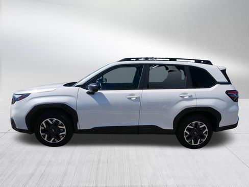 Certified 2025 Subaru Forester Premium AWD/4WD image 4