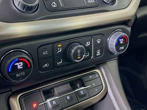 Used 2023 GMC Acadia Denali w/ Denali Ultimate Package AWD/4WD image 19