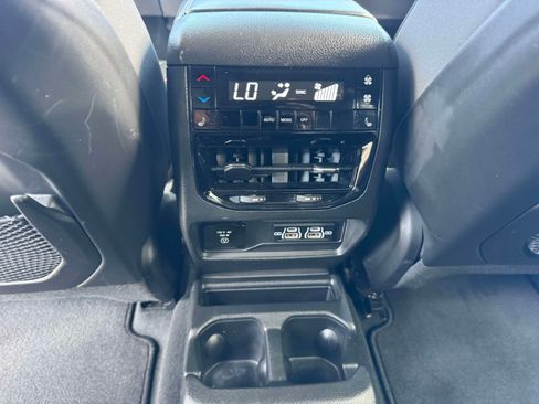 Used 2023 Jeep Grand Cherokee L Limited AWD/4WD image 23