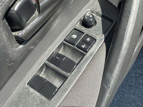 Used 2022 Toyota Corolla LE FWD image 20