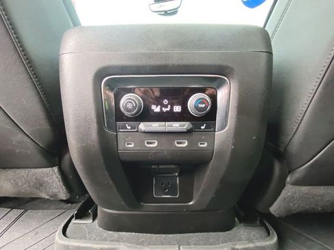 Used 2023 Chevrolet Tahoe Premier w/ Advanced Technology Package image 21