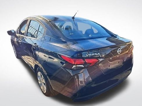 Used 2020 Nissan Versa S image 2