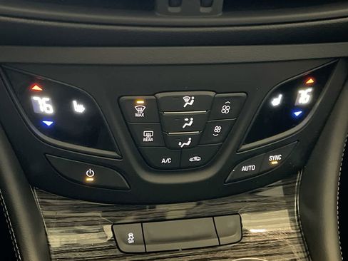 Used 2017 Buick Envision Premium image 19