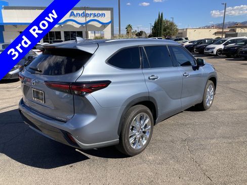 Used 2024 Toyota Highlander Limited image 5