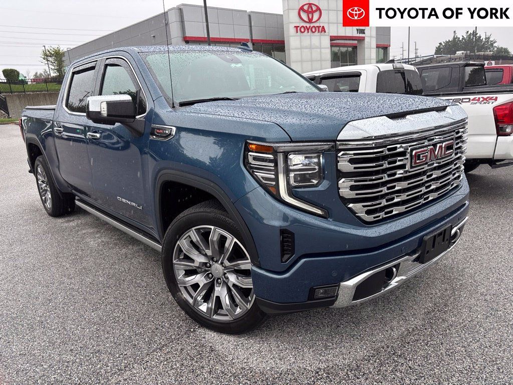 Used 2024 GMC Sierra 1500 Denali w/ Denali Reserve Package AWD/4WD image 1