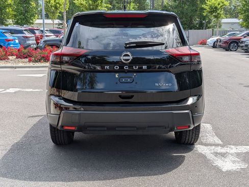 Used 2024 Nissan Rogue SV AWD/4WD image 4