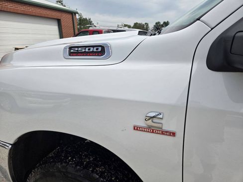 Used 2024 RAM 2500 Big Horn AWD/4WD image 7