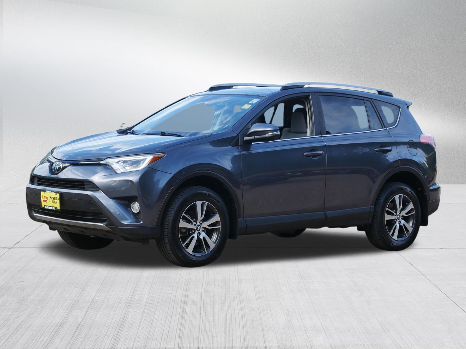 Used 2018 Toyota RAV4 XLE FWD image 3