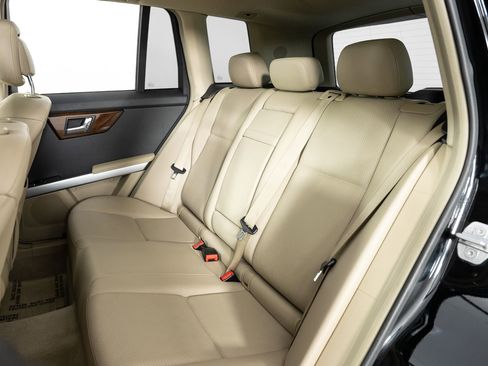 Used 2010 Mercedes-Benz GLK 350 2WD image 17