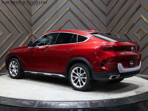 Used 2022 BMW X6 xDrive40i w/ Executive Package image 2