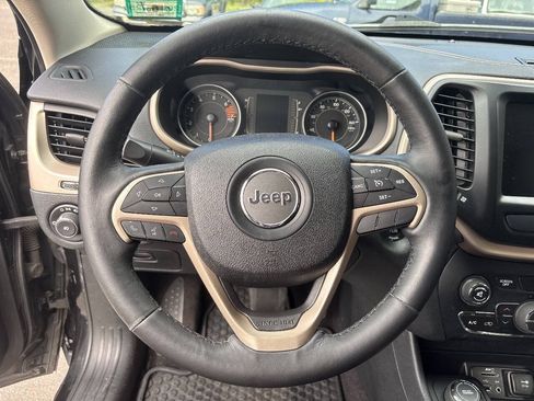 Used 2016 Jeep Cherokee Latitude w/ Comfort/Convenience Group AWD/4WD image 9