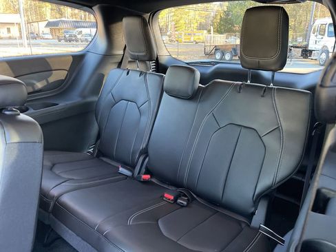 New 2026 Chrysler Pacifica Select FWD image 19