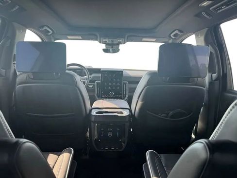 Used 2025 GMC Yukon XL AT4 Ultimate image 23