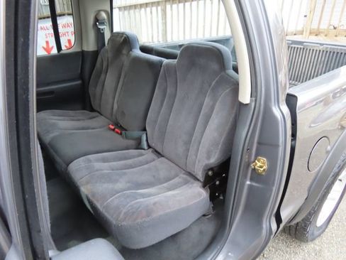 Used 2004 Dodge Dakota Sport w/ Deluxe Convenience Group image 12