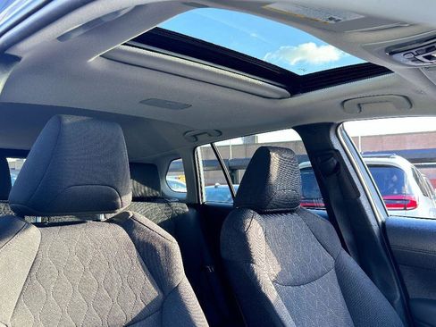 Used 2024 Toyota Corolla Cross LE w/ Moonroof Package image 33