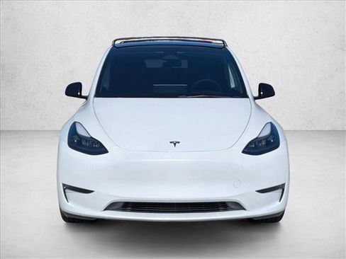 Used 2023 Tesla Model Y Long Range AWD/4WD image 2