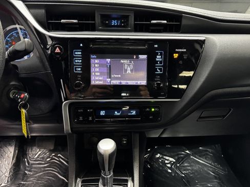 Used 2017 Toyota Corolla LE image 23