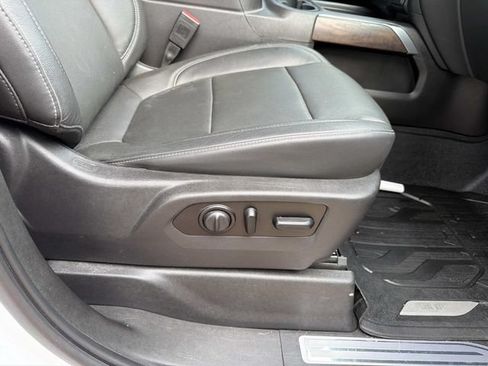 Used 2020 GMC Sierra 1500 SLT RWD image 14