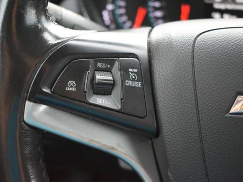 Used 2019 Chevrolet Trax LT w/ LT Convenience Package AWD/4WD image 24
