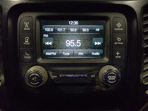 Used 2016 Jeep Cherokee Sport FWD image 25