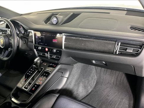 Certified 2024 Porsche Macan GTS AWD/4WD image 17