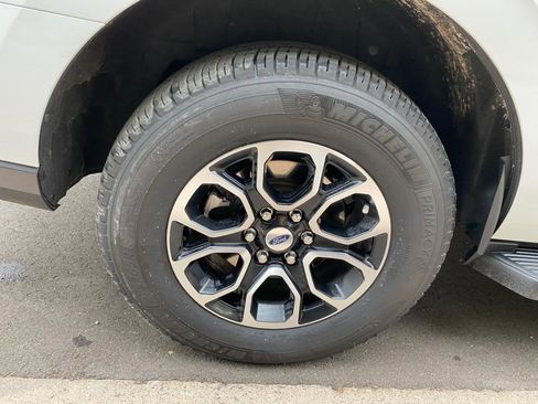 Used 2024 Ford Expedition XLT image 24