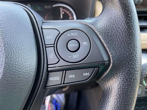 Used 2025 Toyota RAV4 XLE w/ Convenience Package FWD image 35