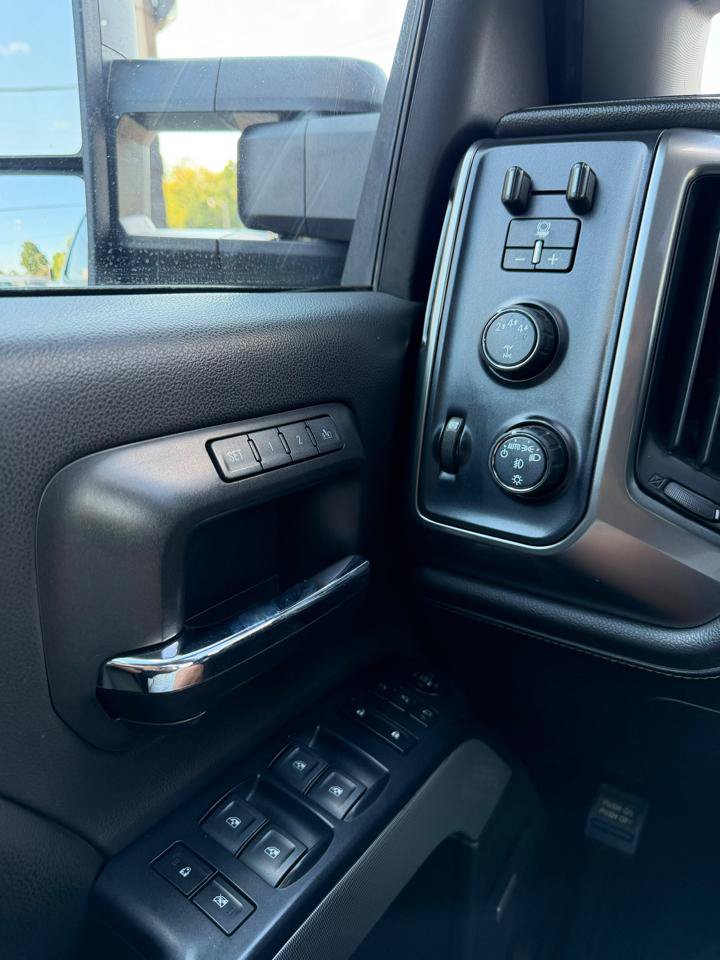 Used 2019 Chevrolet Silverado 2500 LTZ w/ Midnight Edition AWD/4WD image 20