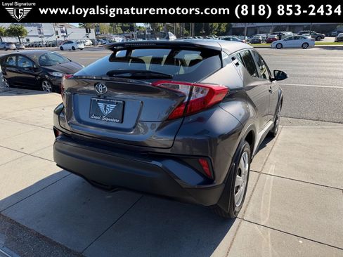 Used 2019 Toyota C-HR LE FWD image 7