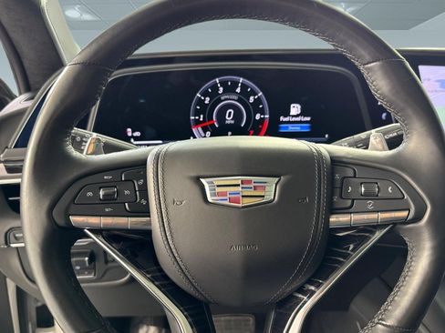 Used 2023 Cadillac Escalade ESV V AWD/4WD image 16
