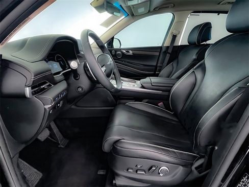 Used 2023 Genesis GV80 2.5T w/ Prestige Package image 17