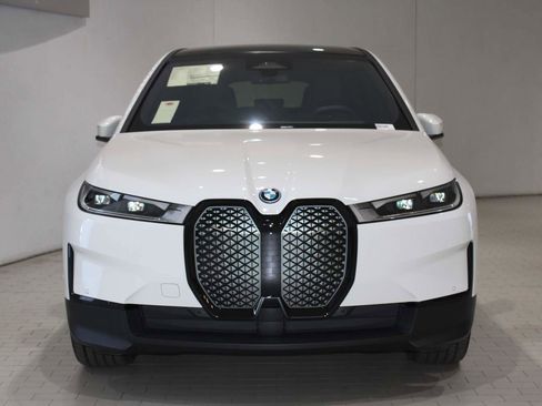 Used 2025 BMW iX xDrive50 image 9