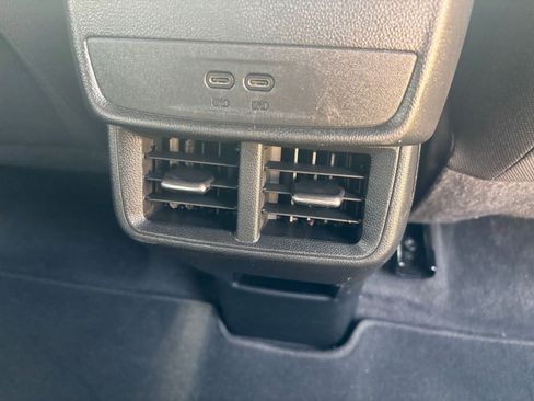 Used 2025 Chevrolet Equinox LT FWD image 23
