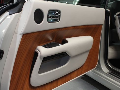 Used 2014 Rolls-Royce Wraith RWD image 60