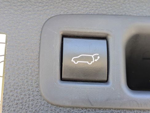 Used 2021 Toyota Highlander Platinum image 14