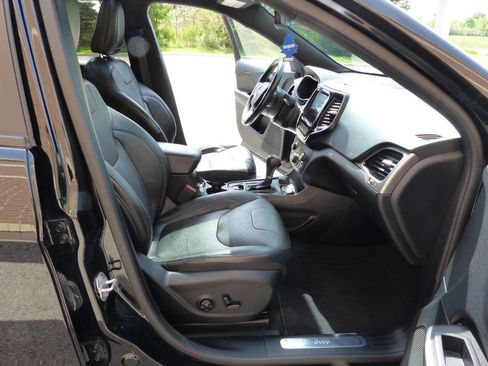 Used 2020 Jeep Cherokee High Altitude AWD/4WD image 48