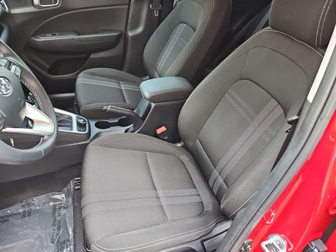 Certified 2022 Hyundai Venue SEL FWD image 15