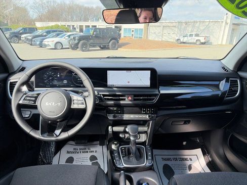 Used 2024 Kia Seltos S image 30