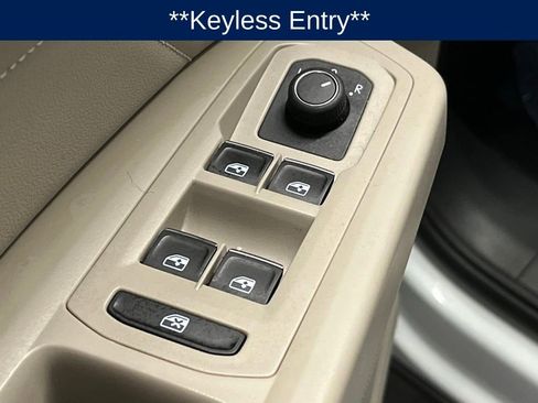 Used 2023 Volkswagen Atlas SE image 17