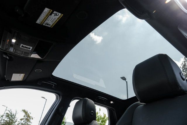 Used 2026 Land Rover Discovery Sport Landmark AWD/4WD image 5