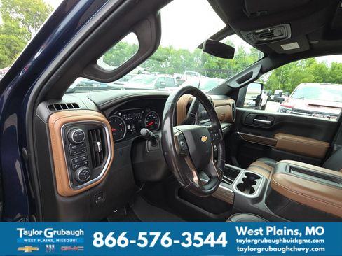 Used 2022 Chevrolet Silverado 2500 High Country AWD/4WD image 16