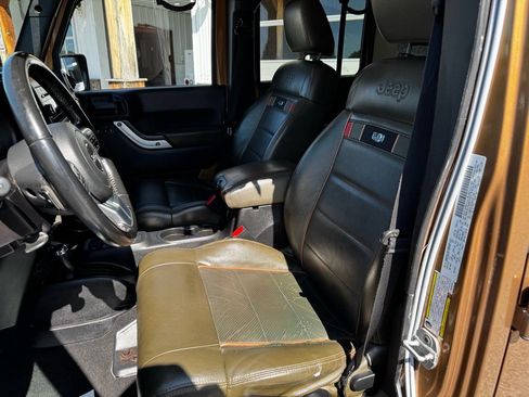 Used 2011 Jeep Wrangler 70th Anniversary w/ Dual Top Group image 20