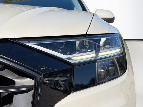 Used 2022 Audi Q8 Premium w/ Convenience Package image 9