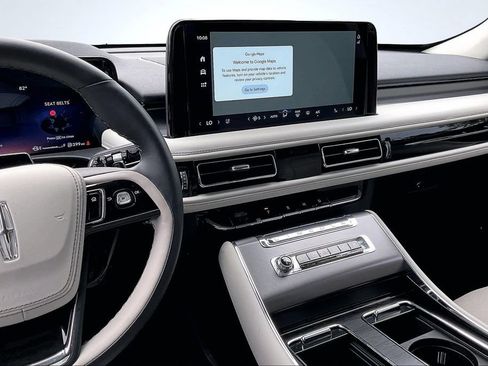 Used 2026 Lincoln Aviator 2WD image 11