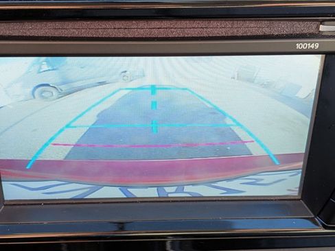 Used 2015 Toyota Corolla LE image 9