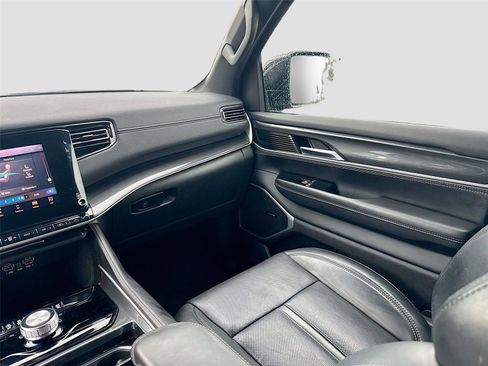 Used 2022 Jeep Wagoneer Series I image 24
