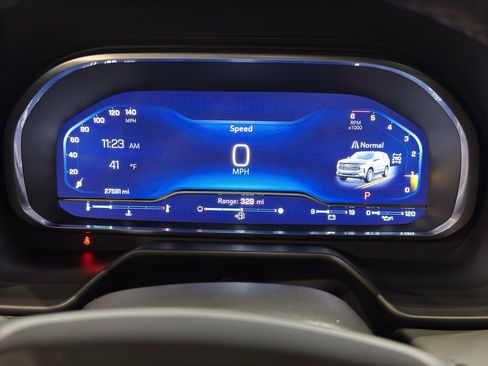 Used 2024 Chevrolet Suburban Premier image 29