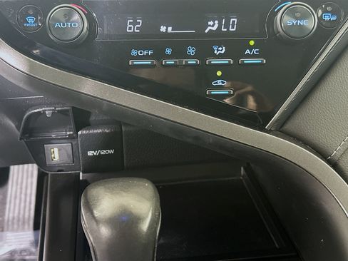 Used 2024 Toyota Camry SE w/ Convenience Package FWD image 23