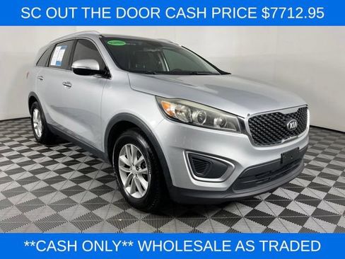 Used 2017 Kia Sorento LX w/ LX V6 Convenience Package FWD image 2